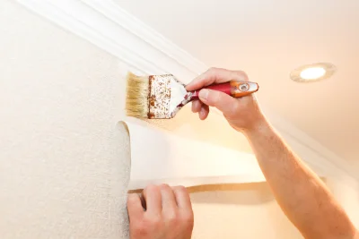 Pose de papier peint à Croutelle — revêtements muraux et toiles de verre